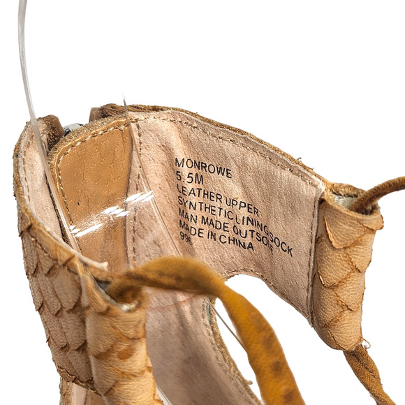 Steve Madden Sandals 5.5 Tan Blue Strappy Gladiator Tassel Boho Bohemian Ankle - Picture 6 of 10